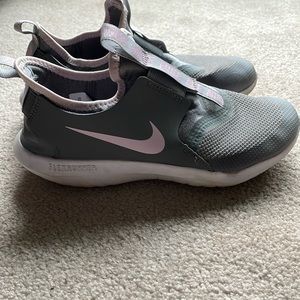 Nike flex runner size 3